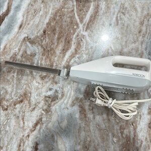 VTG 70’s Robeson Electric Knife with White Handle slicer